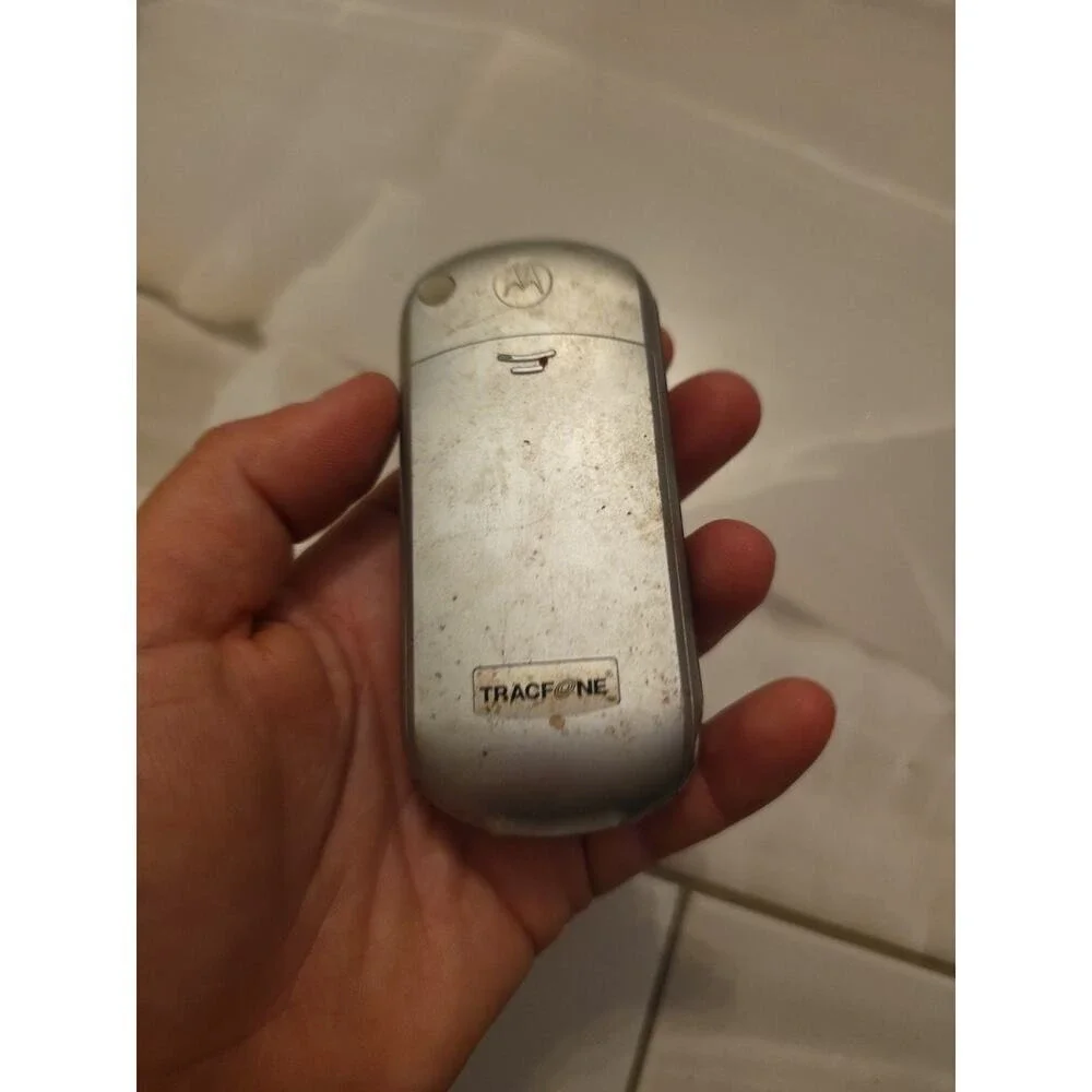 Motorola C139 Silver Black TracFone Prepaid Wireless Device